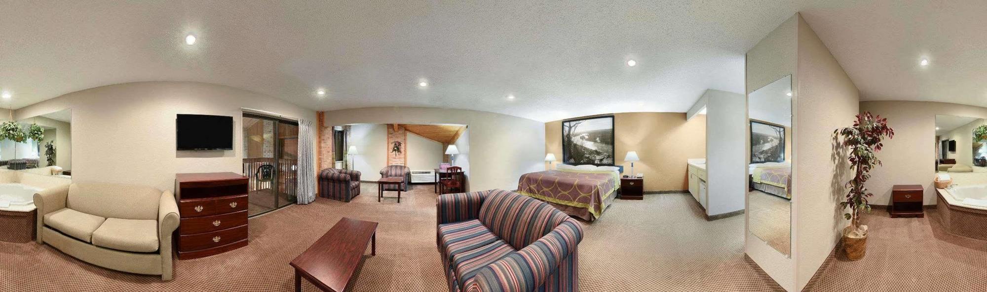 Super 8 By Wyndham Bay I-43 Bus. Park Motel
